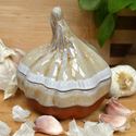 Picture of Glazed & Unglazed Garlic Bakers