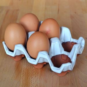 Picture of Ceramic Egg Holder | 6 Eggs - White Glaze