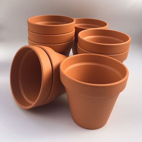 Picture of Traditional Flower Pots- F15 (15.5cm dia)